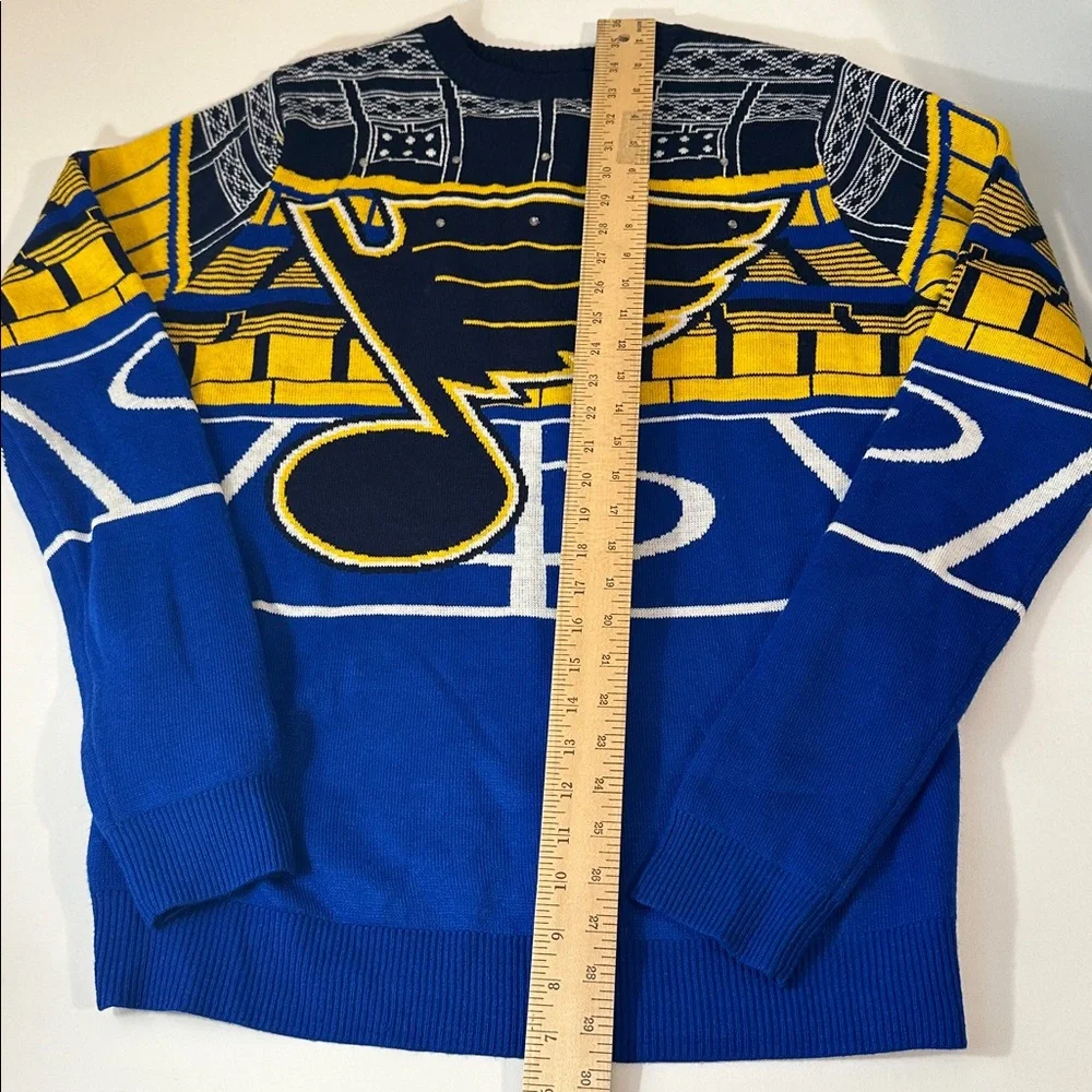RARE!!! NHL ST. LOUIS BLUES AUTHENTIC HOLIDAY LIGHT UP SWEATER